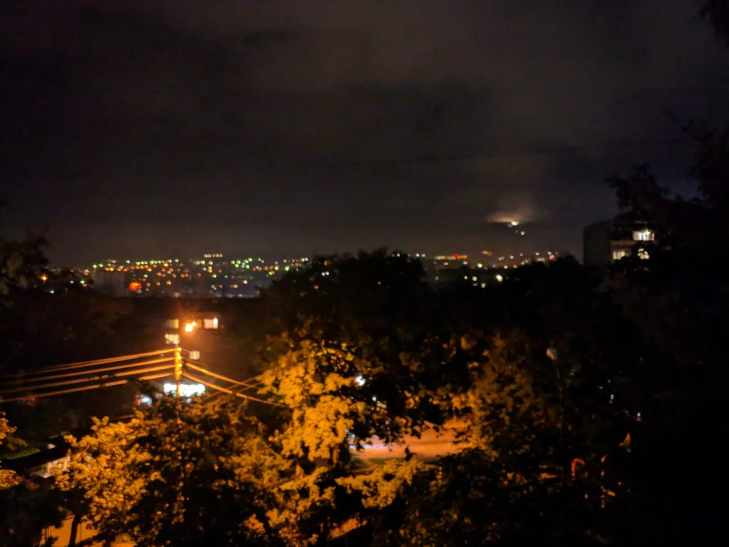 Ночной город из окна