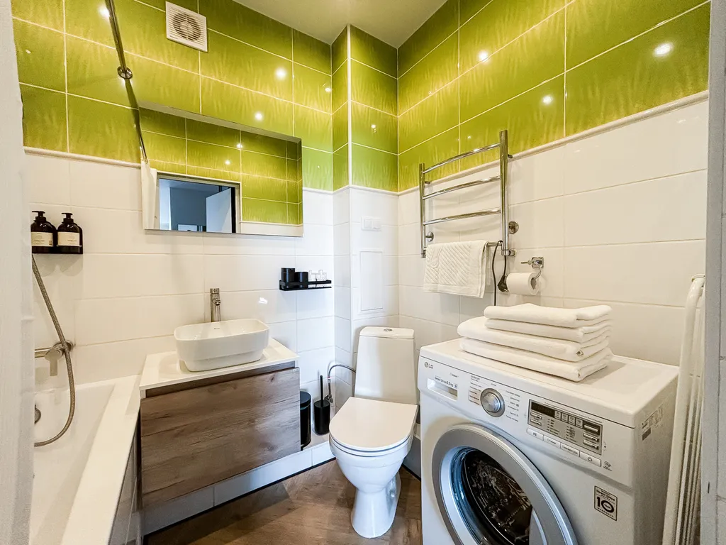 Дизайнерская евродвушка Океан у музея Мирового океана