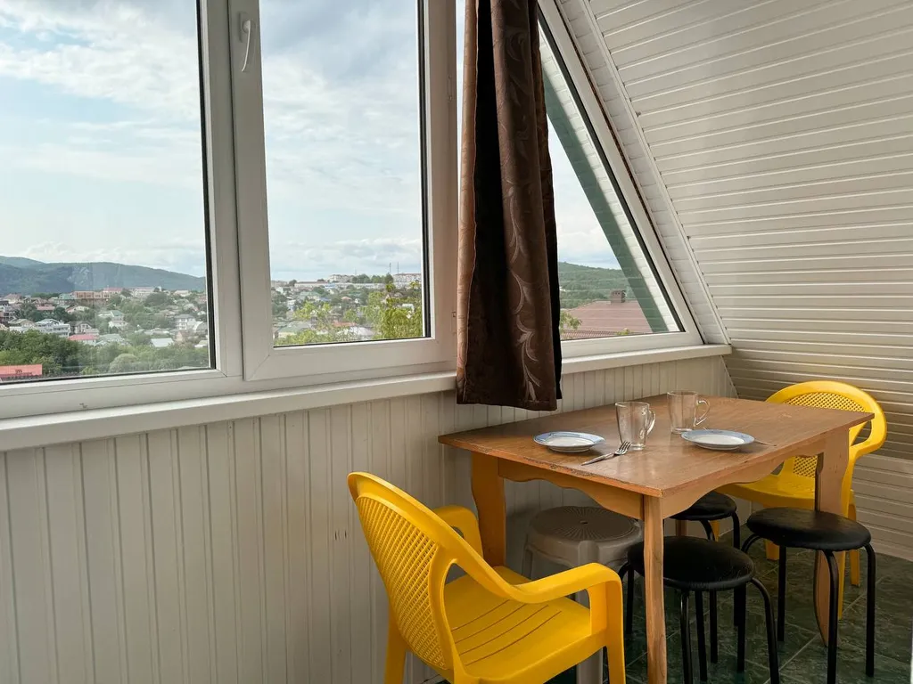 Четырёхместный номер с балконом