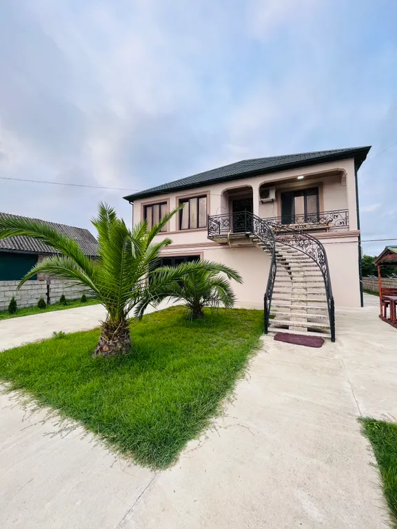 Riverside Cottage R104