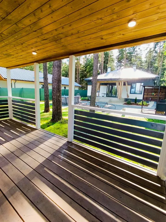 Дом комфорт класса у леса