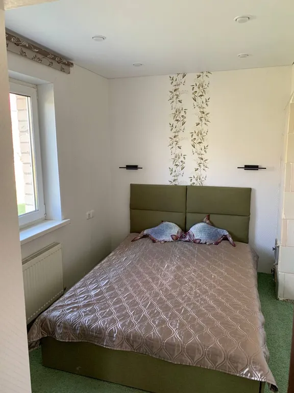 Уютный домик у озера