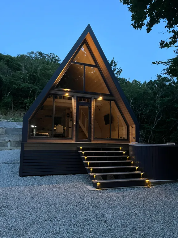 Афрейм с горячей купелью и бассейном