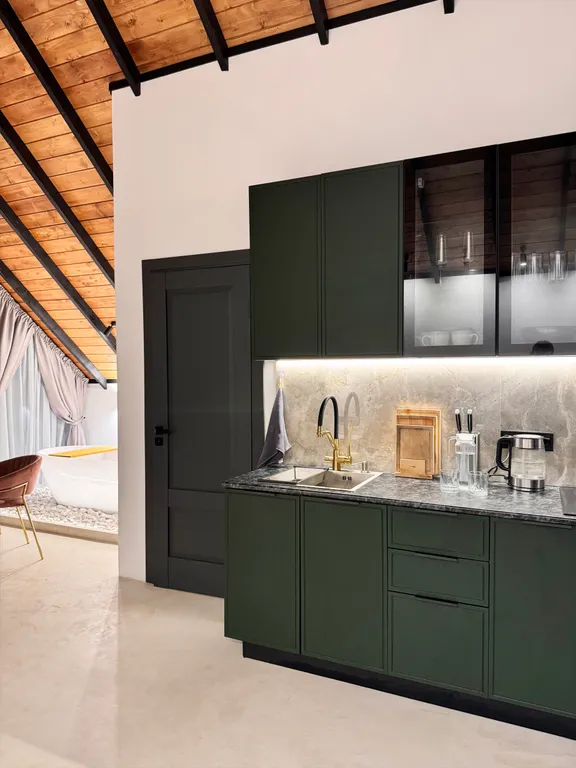 Уютный дом Elovoye в сердце леса с уличным спа-бассейном