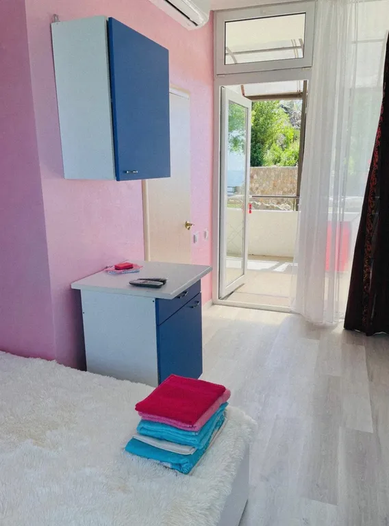 Квартира Комната — аренда посуточно в Партенит