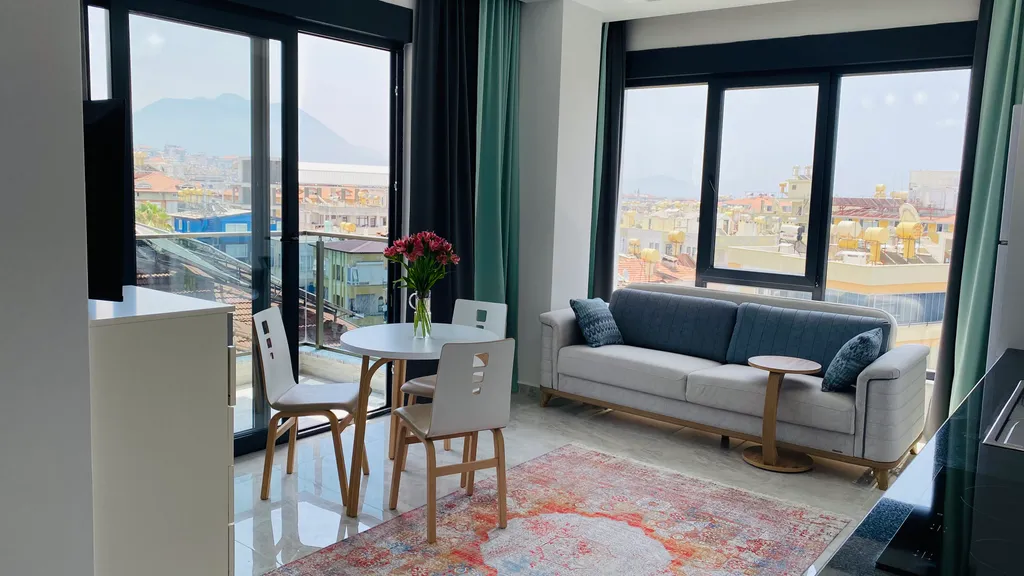 Новые апартаменты в центре рядом с морем