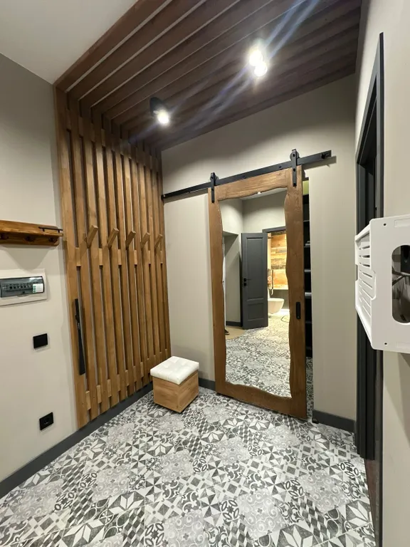 Гнездо Tripsforfriends - уютная квартира в стиле горной хижины