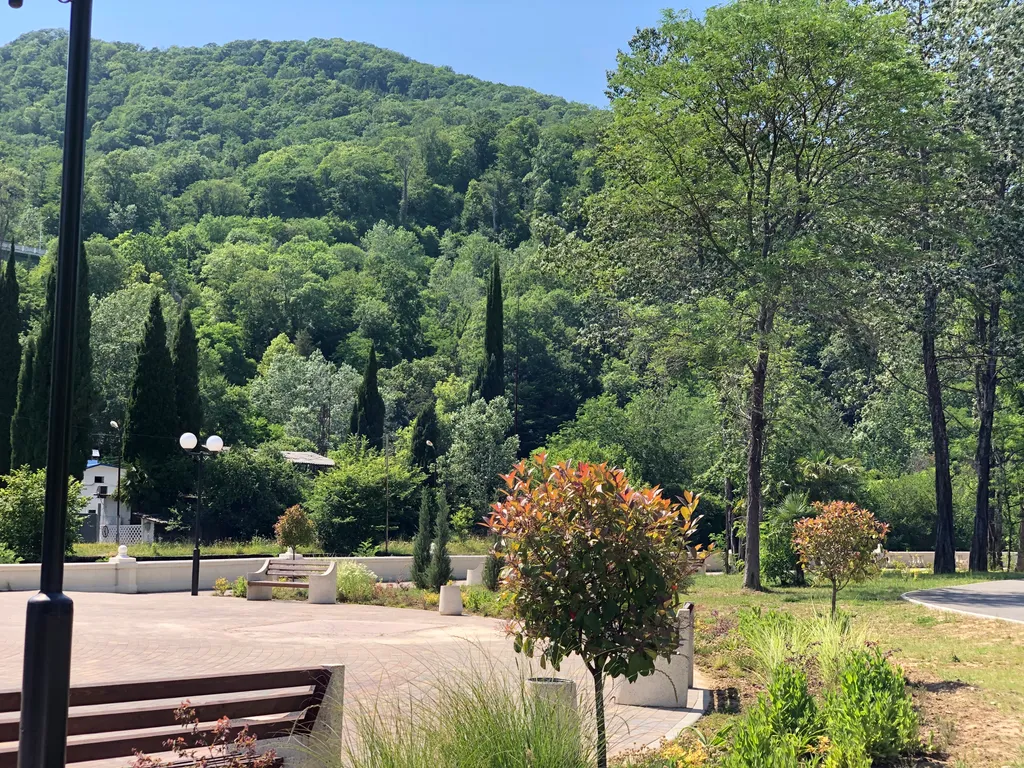 Квартира Квартира Уютная студия с панорамными окнами, балконом, видом на горы — Мацеста