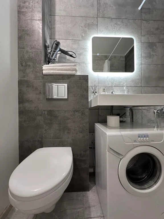 Студия в Искре