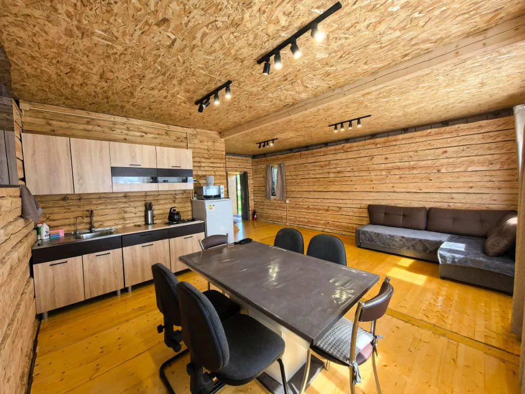 Коттедж Новый дом у озера с бесплатным бильярдом, рядом с турбазой Чайка — Ланино