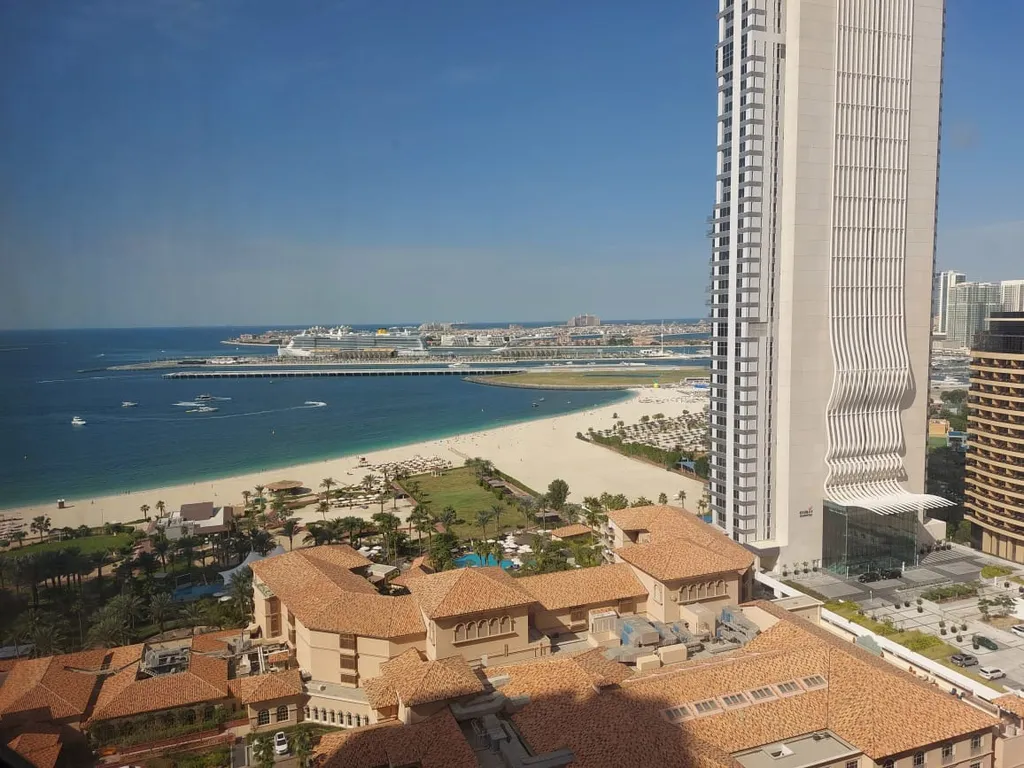 Студия с видом на море