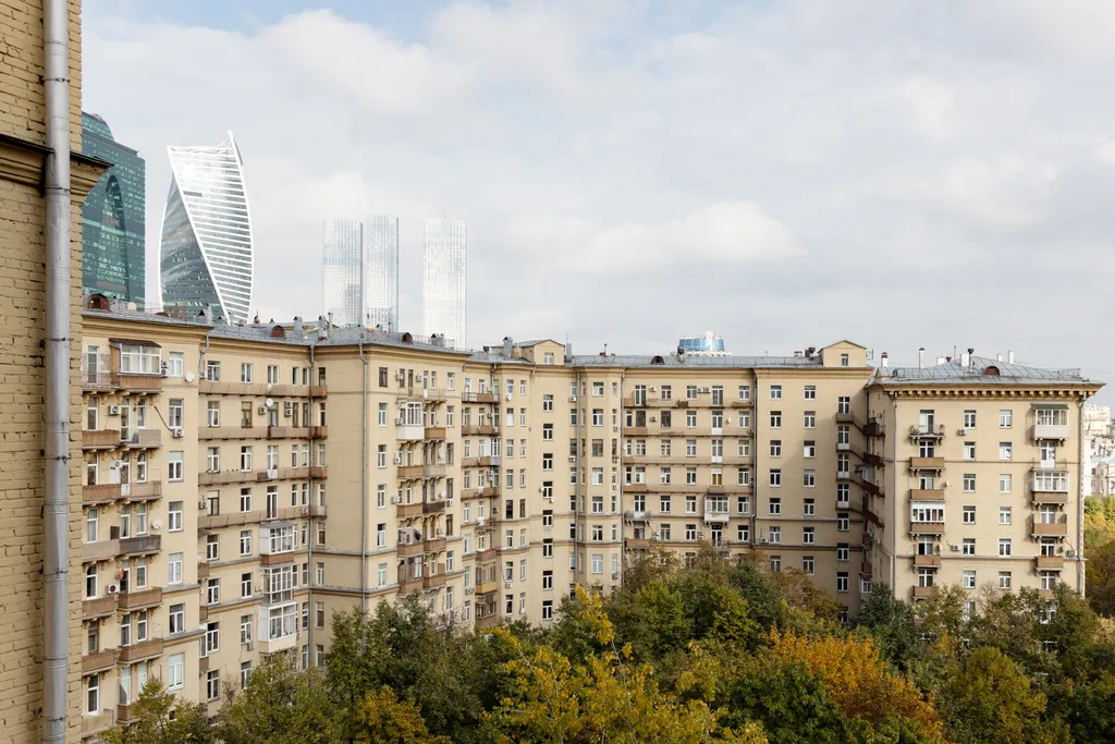 Квартира Современная трёхкомнатная квартира в сталинском доме у Москва-сити — Москва