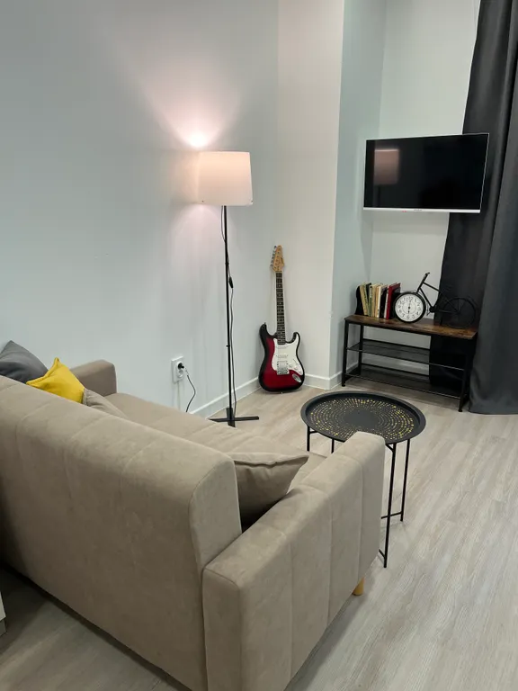 Квартира Квартира Уютная студия в стиле лофт с новым дизайнерским ремонтом — Красноярск