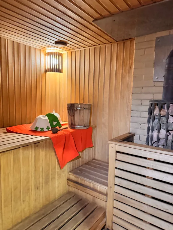 Коттедж, бассейн теплый, баня для семейного отдыха до 8 гостей