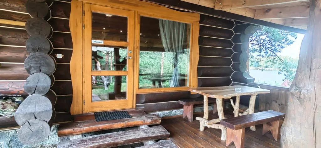 Уютный дом у озера Ельно