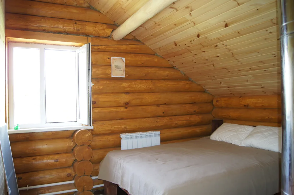 Дом в сосновом бору на озере