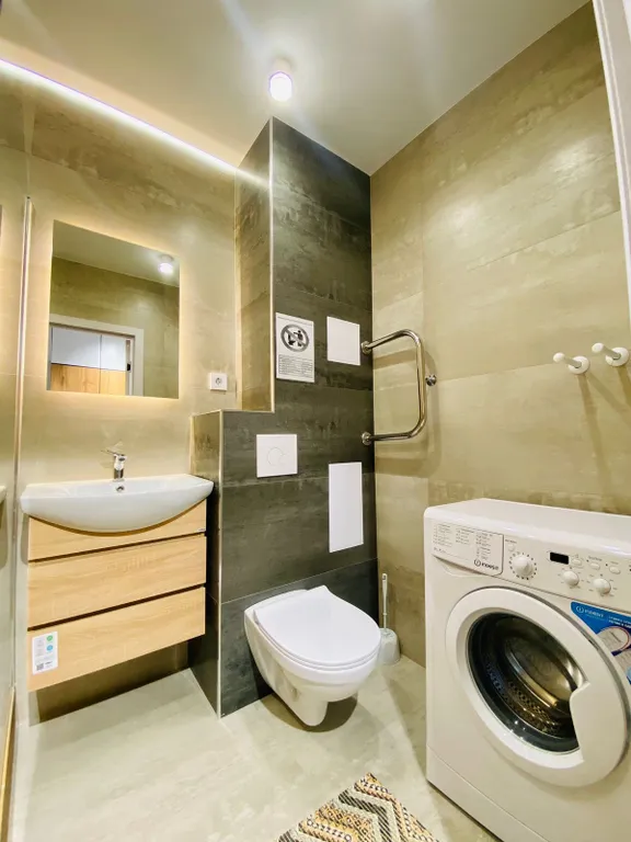 Квартира с новым ремонтом рядом с дворцом спорта Антей