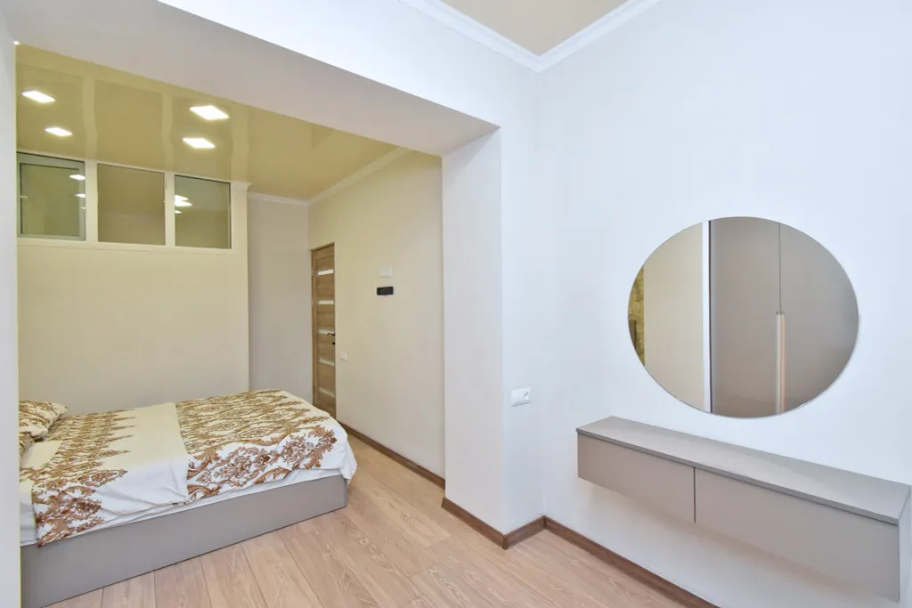 Четырёхкомнатная новая большая квартира