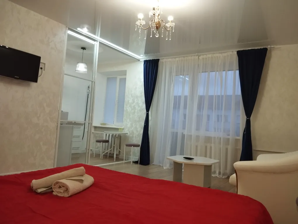 Очень светлая красивая новая квартира в самом центре у площади Победы