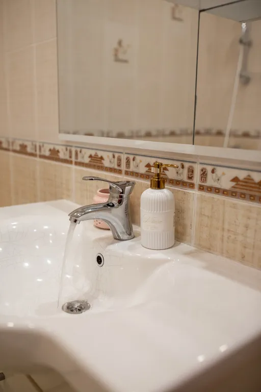 Уютная квартира в элитном районе с видом на озеро в парке имени Кирова