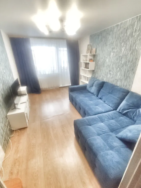 Квартира на кольце мира и обручева