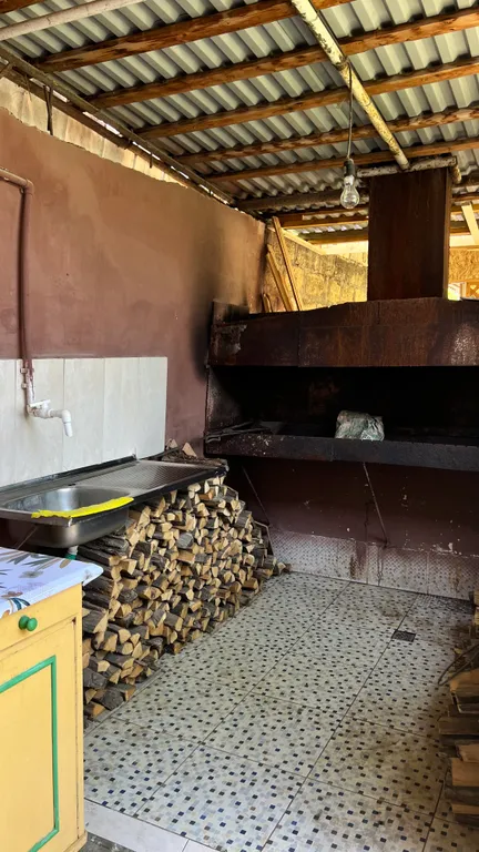 Домик чуть дальше набережной