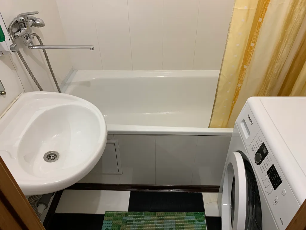 Комната в хостеле для троих гостей на Серова