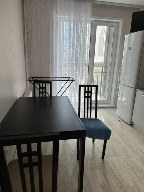 Апартаменты с видом на озеро, есть источник волна в двух шагах