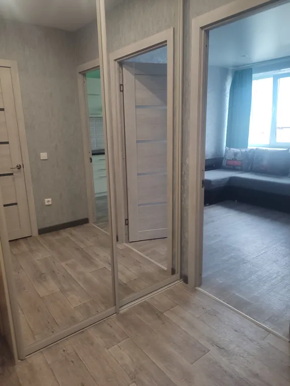 1-комнатная квартира 36 кв 2 дивана