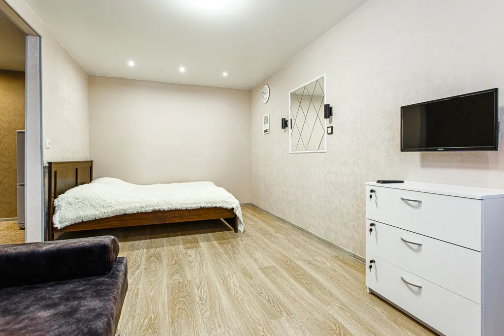 Чистая квартира с wi-fi в центре города — аренда посуточно в Дзержинск