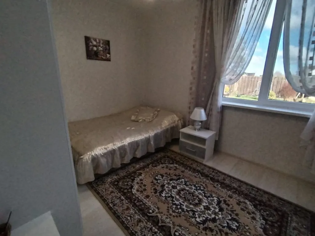 Дом с беседкой