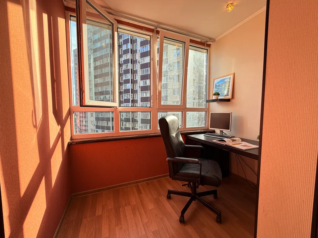 Дизайнерская евро-2-комнатная квартира с рабочей зоной