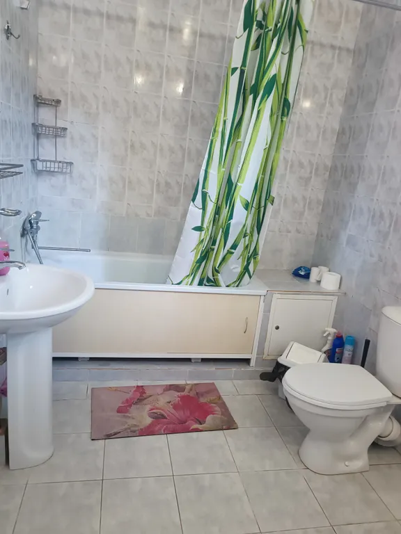 Часть дома с бассейном