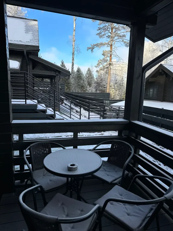 Малый коттедж с бассейном