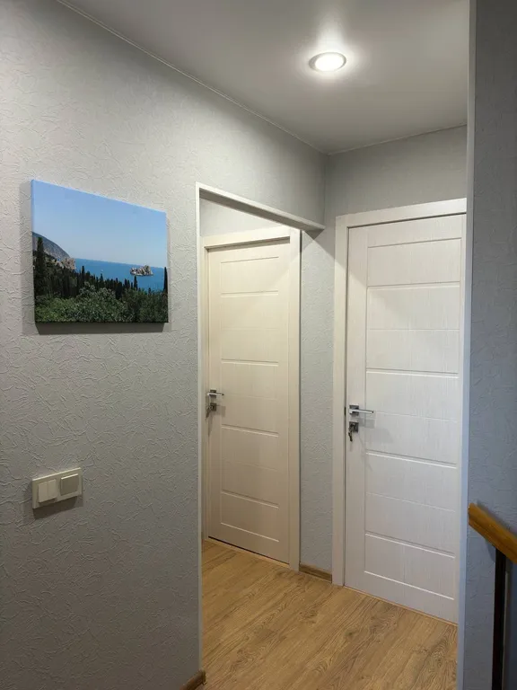 Современный коттедж на скале