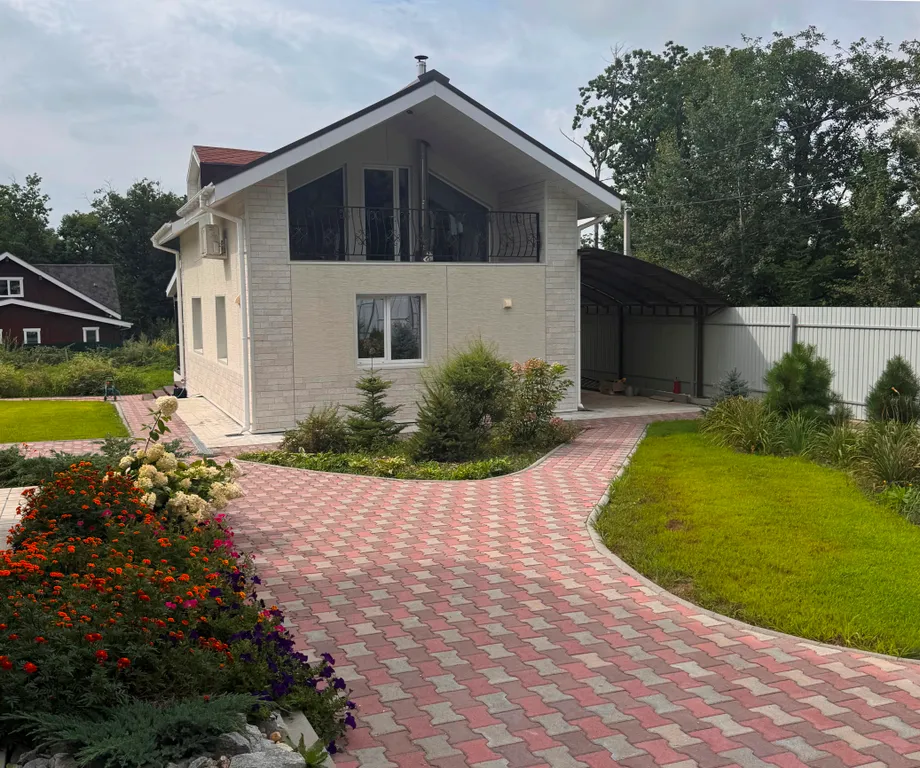 Коттедж Двухэтажный дом с мангальным комплексом и баней — аренда посуточно в Владивосток