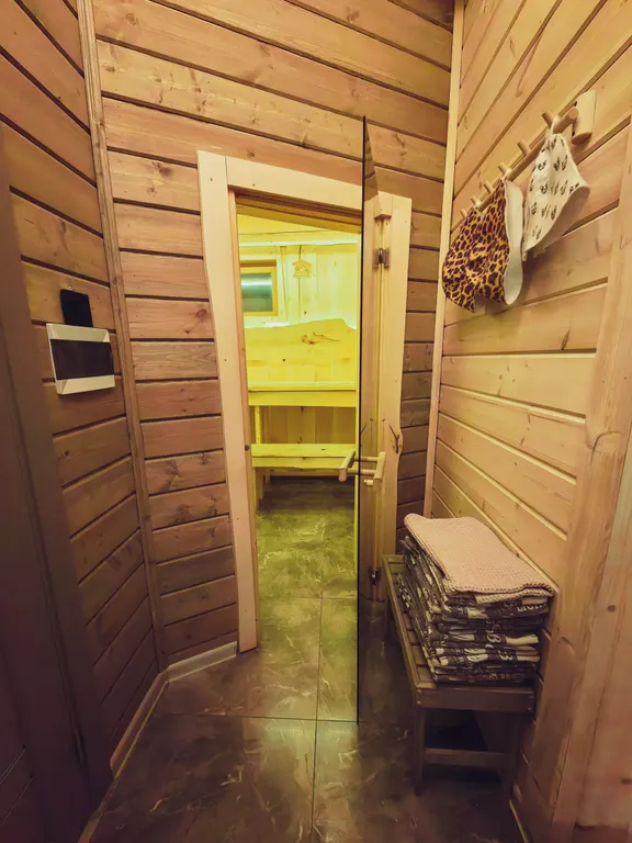 Дом с теплым бассейном