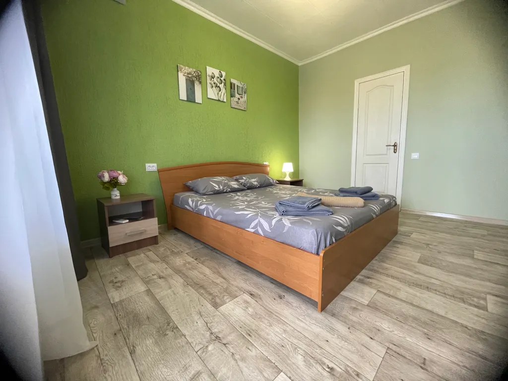 Квартира Уютный и комфортный 2х местный номер с одной двухспальной кроватью — аренда посуточно в Феодосия