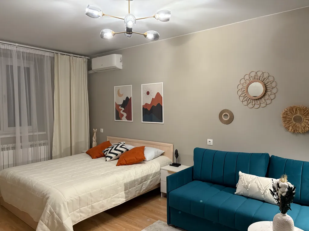 Светлая и просторная квартира с дизайнерским ремонтом — аренда посуточно в Новочеркасск