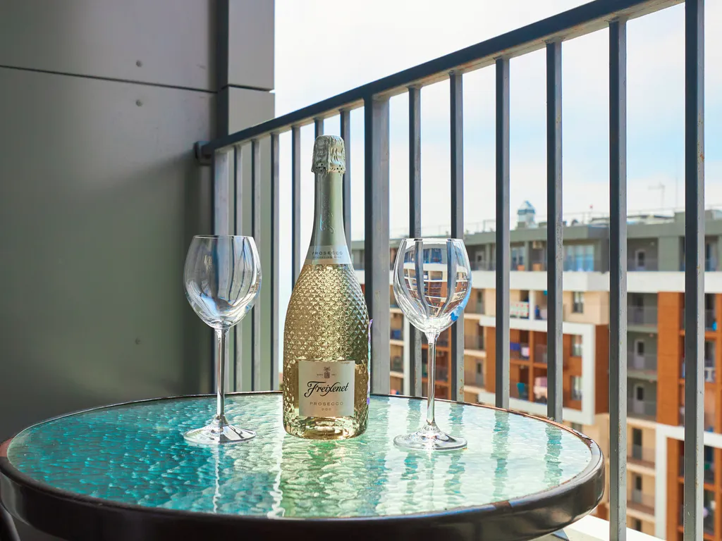 Двухкомнатная квартира на берегу моря