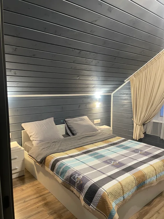 Уютный современный дом в лесу