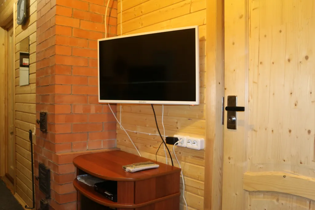 Удобный дом на самом берегу озера Вселуг