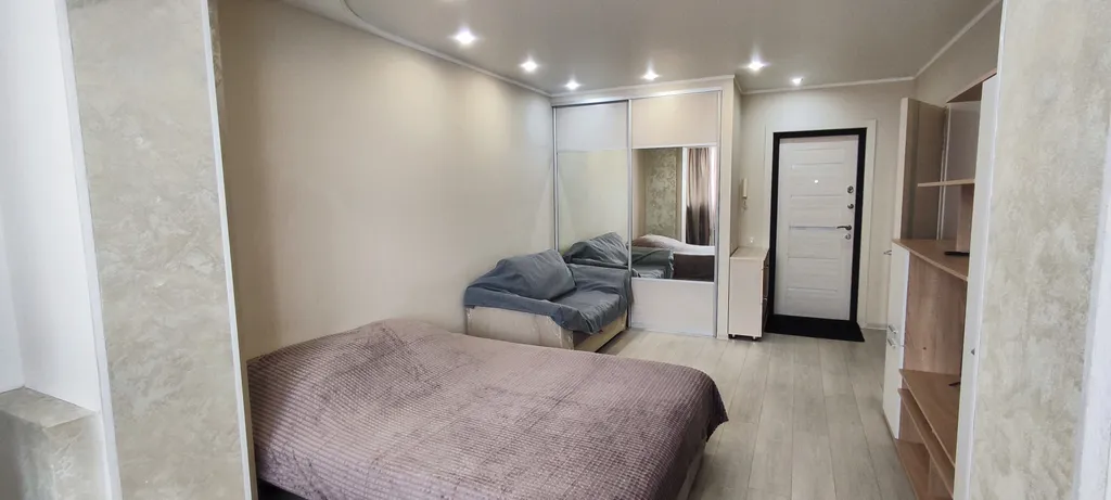 Уютная квартира на берегу реки с красивыми закатами