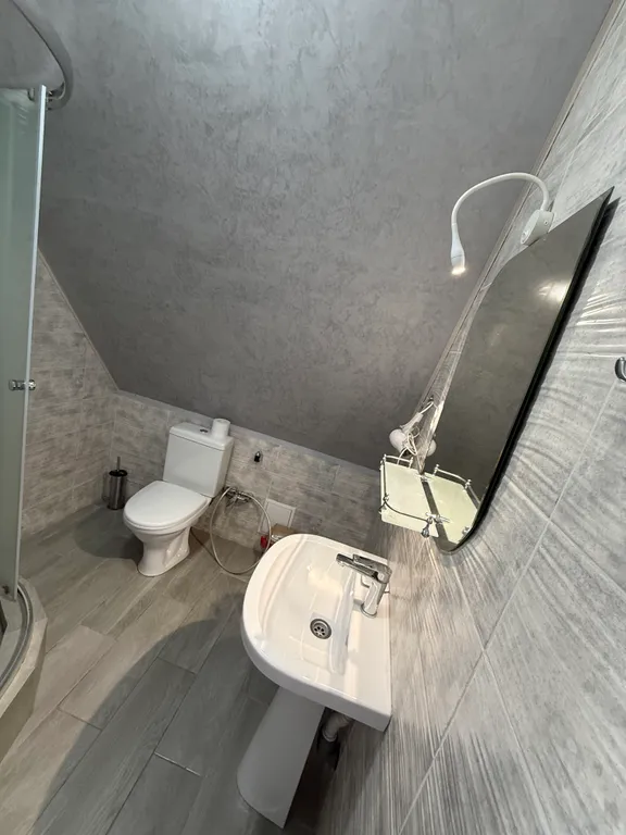 Солнце Ялты у моря с теплым бассейном