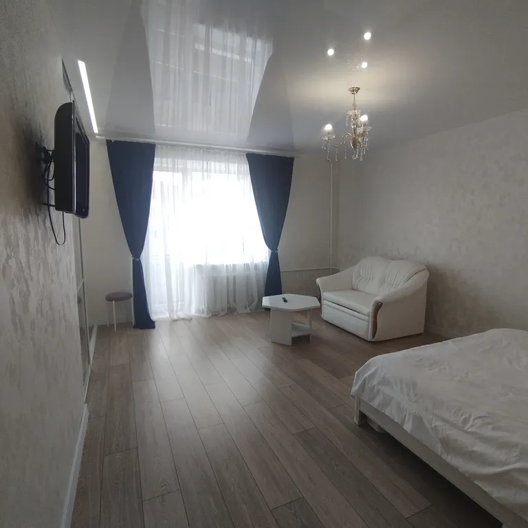 Очень светлая красивая новая квартира в самом центре у площади Победы