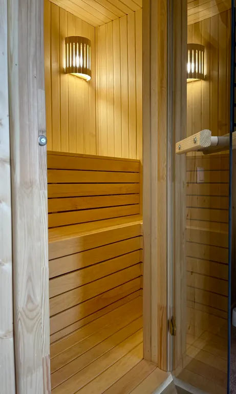 Дом с сауной у пруда