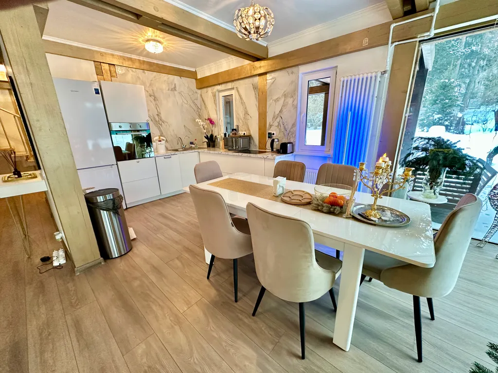 Коттедж Топ, шале у парка, бассейн на улице, русская баня, чан, река, лес — Одинцово