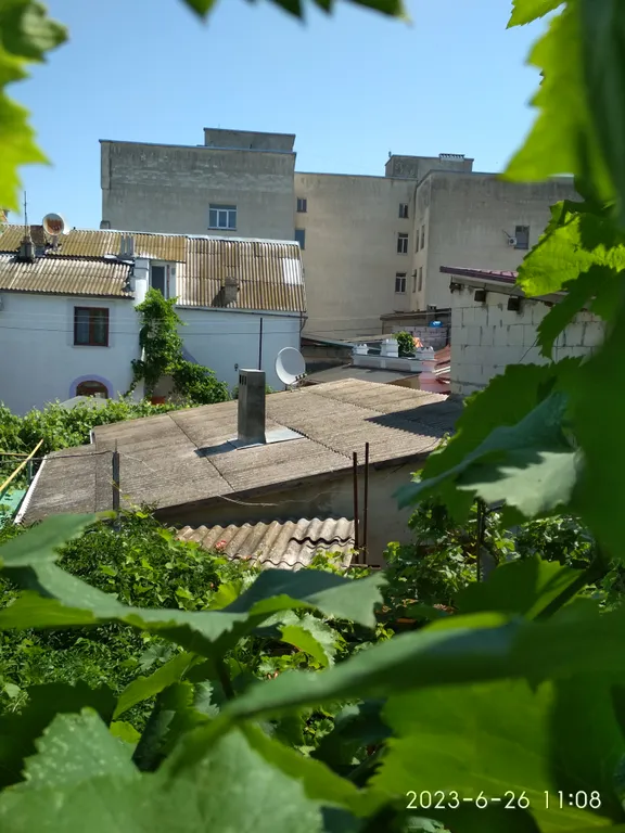 Квартира Квартира в частном доме с отдельным входом и балконом в центре — Евпатория