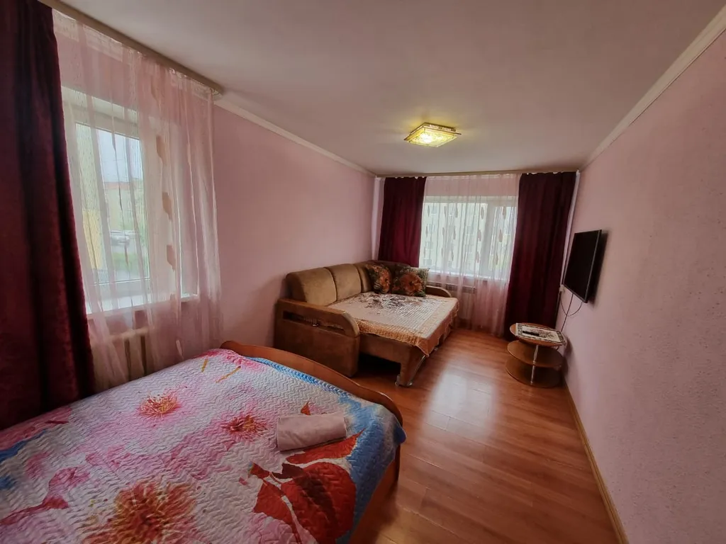 Хорошая двухкомнатная квартира для семьи или командировочных