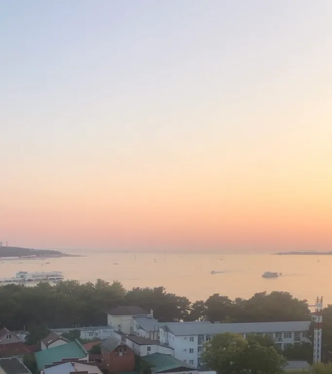 2-этажная квартира на первой береговой линии с видом на море и горы